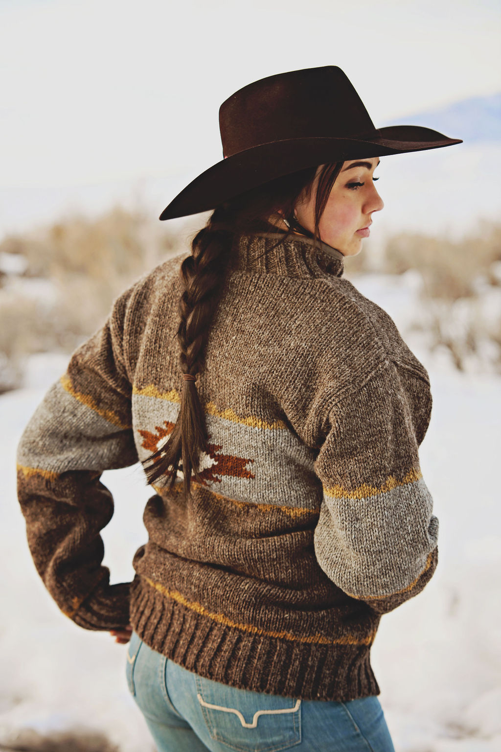 Horse Shoe Sweater – J.M. Capriola