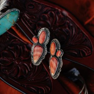 Handmade Spiny Oyster Earrings – Etta Endito, Navajo Silversmith