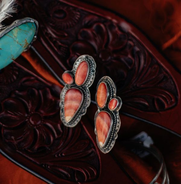 Handmade Spiny Oyster Earrings – Etta Endito, Navajo Silversmith